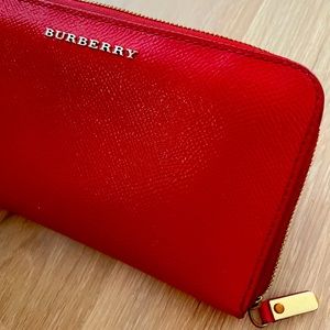 Burberry Wallet - excellent condition